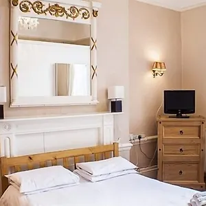 Hotel The Queensbury, Hove
