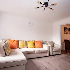 Cozy 3-bedroom In Luton Holiday home Luton (Bedfordshire)
